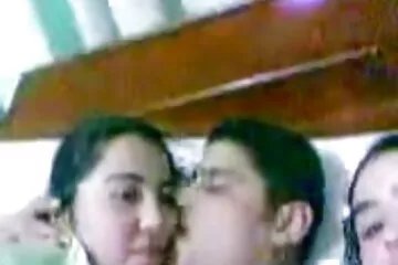 सुंदर, रसदार स्तन के साथ गर्म सेक्सी पिक्चर मूवी सह पड़ोसी