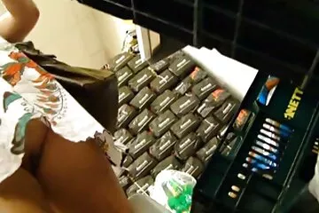 वह अपनी माँ सेक्सी पिक्चर फुल एचडी में की मोटी प्रेमिका को चूमा
