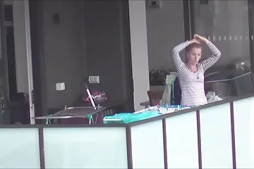 पति चरण माँ हिंदी सेक्सी वीडियो मूवी जोड़ी चुंबन के साथ जवान औरत